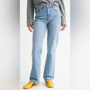 Abercrombie and Fitch Ultra High Rise 90s Straight Jean